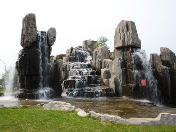 什么是水泥假山？水泥假山有哪些优势？