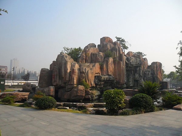 水泥塑石在主题公园的三种运用介绍